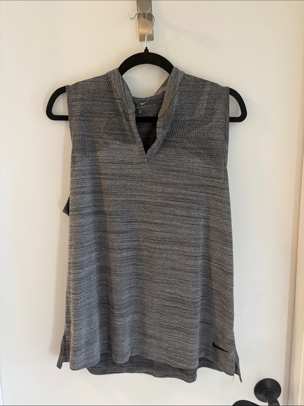 Nike Women’s Gray Heather V-Neck Sleeveless Athletic Golf Tank